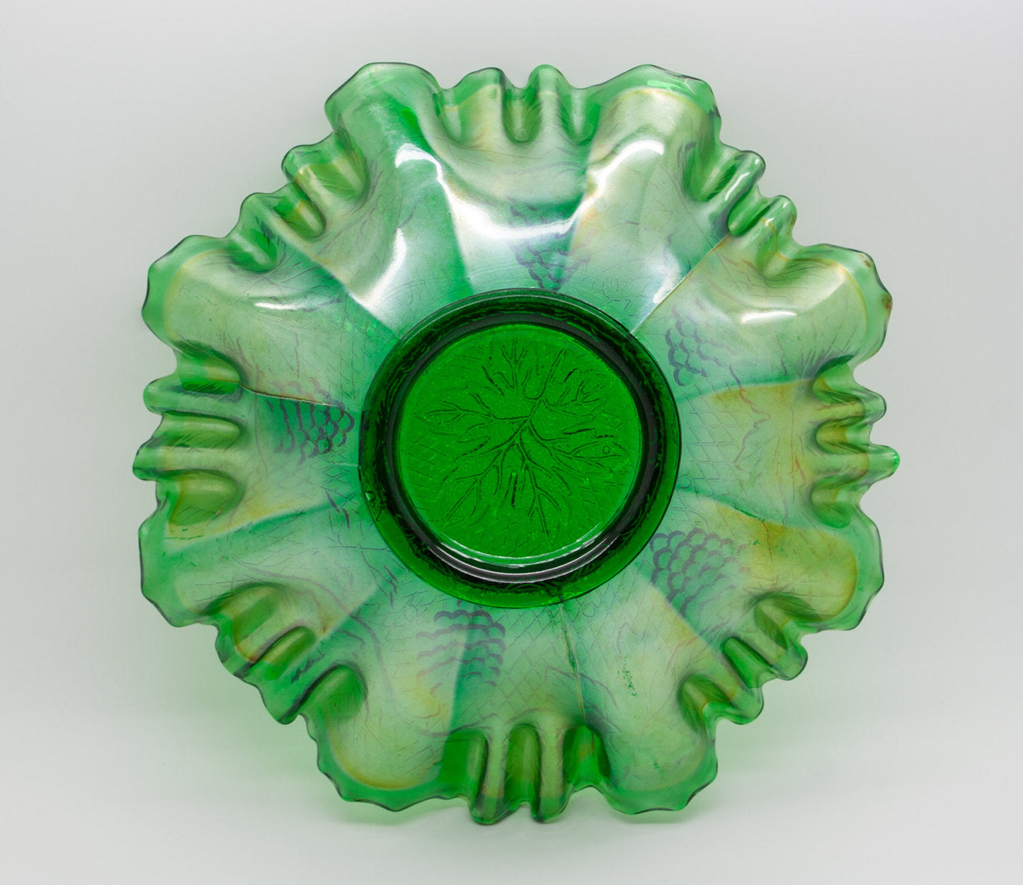 FENTON Carnival Glass Emerald Green CONCORD Ruffled 3/1 Edge Bowl Grape Lattice Mollaris.com 