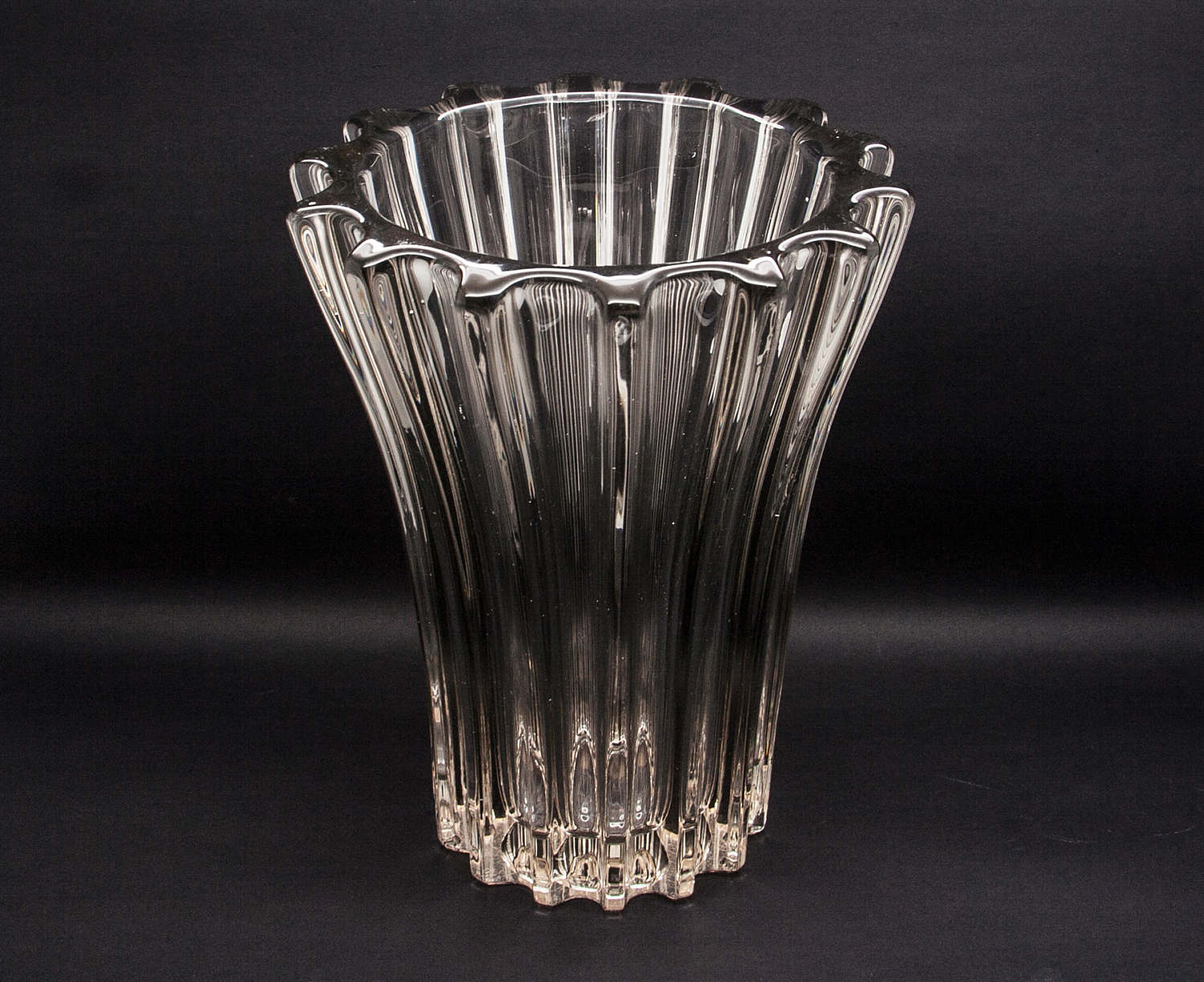 PIERRE D'AVESN Large Ribbed Crystal Glass Vase Mollaris.com 