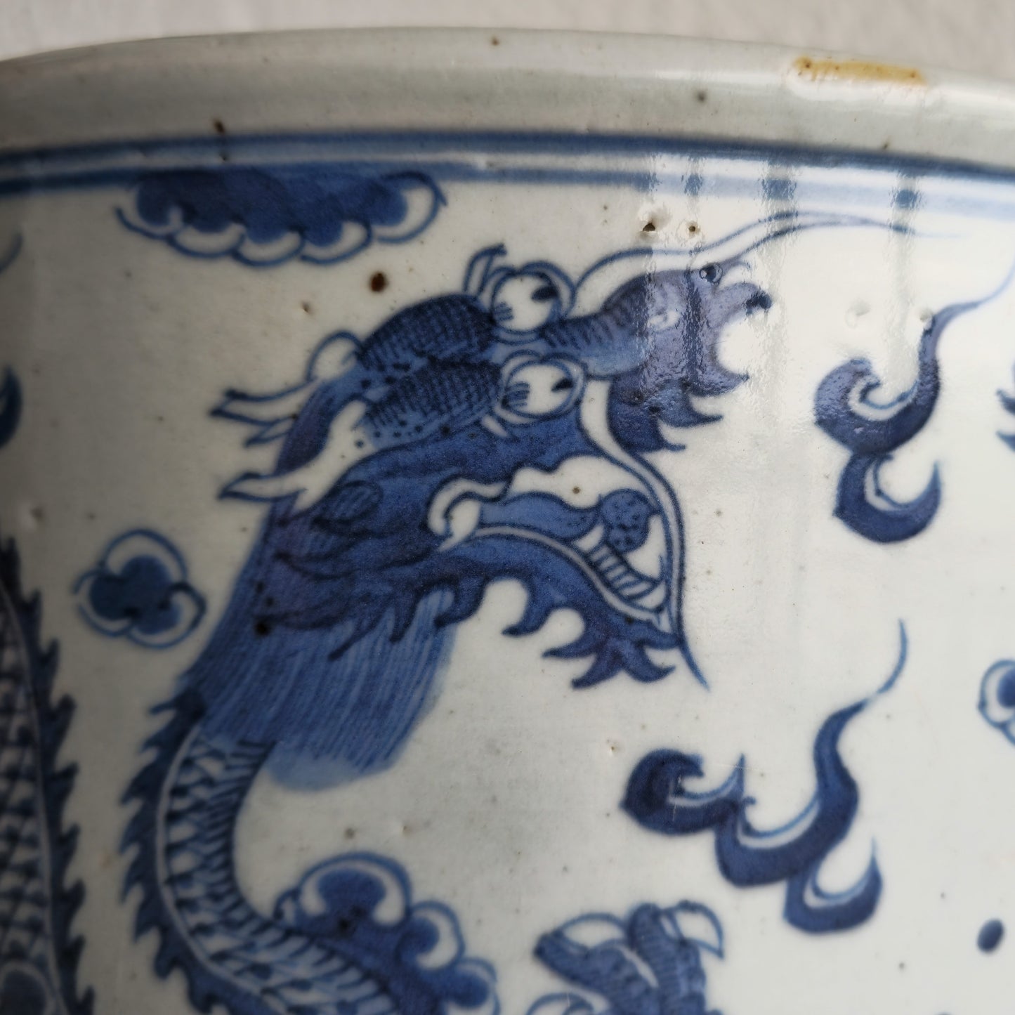 A CHINESE BLUE AND WHITE PORCELAIN 'DRAGONS' CENSER | LATE 19TH CENTURY