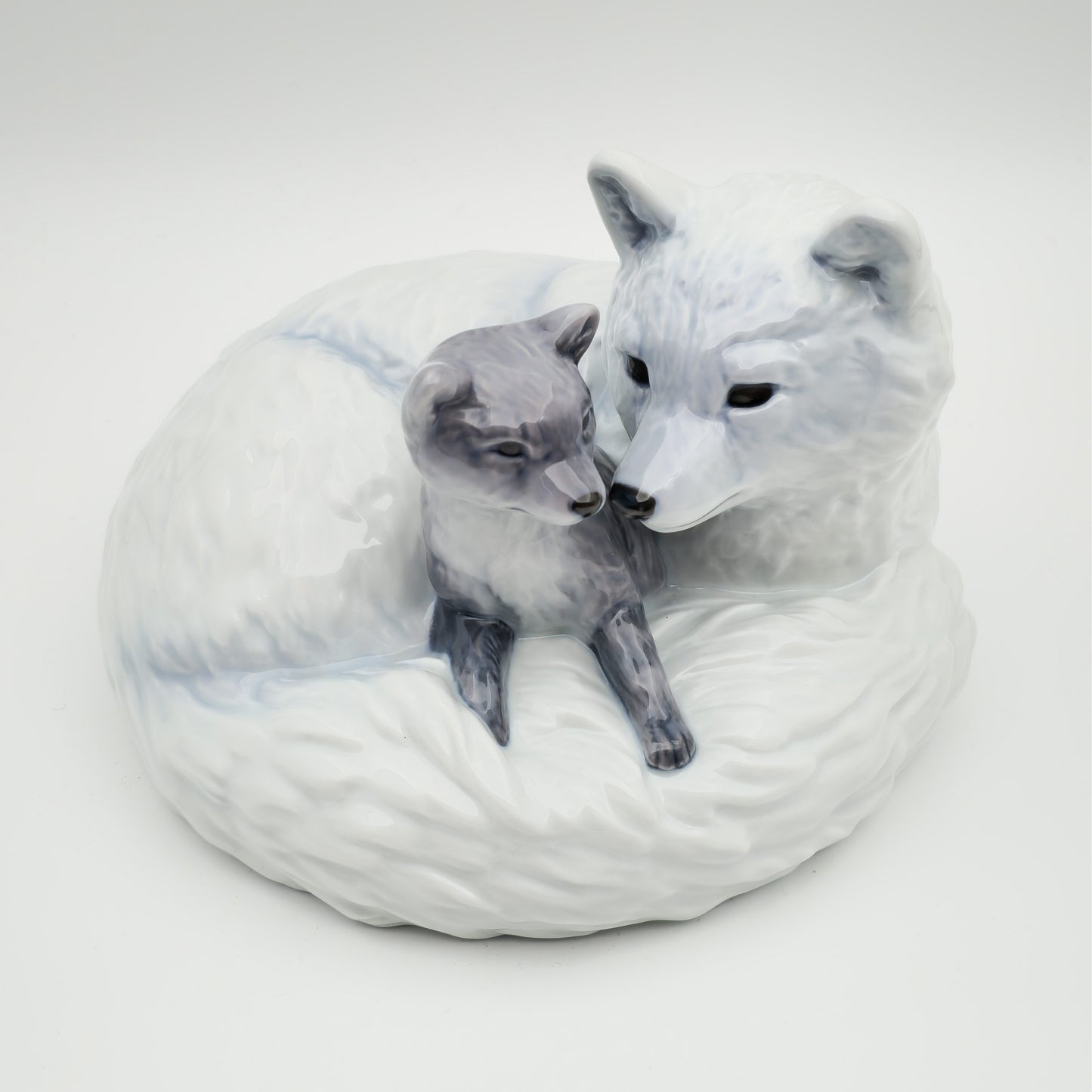 ALLAN THERKELSEN ROYAL COPENHAGEN POLAR FOX MOTHER WITH HER CUB PORCELAIN FIGURINE #443 | DATED 1938, 20TH CENTURY