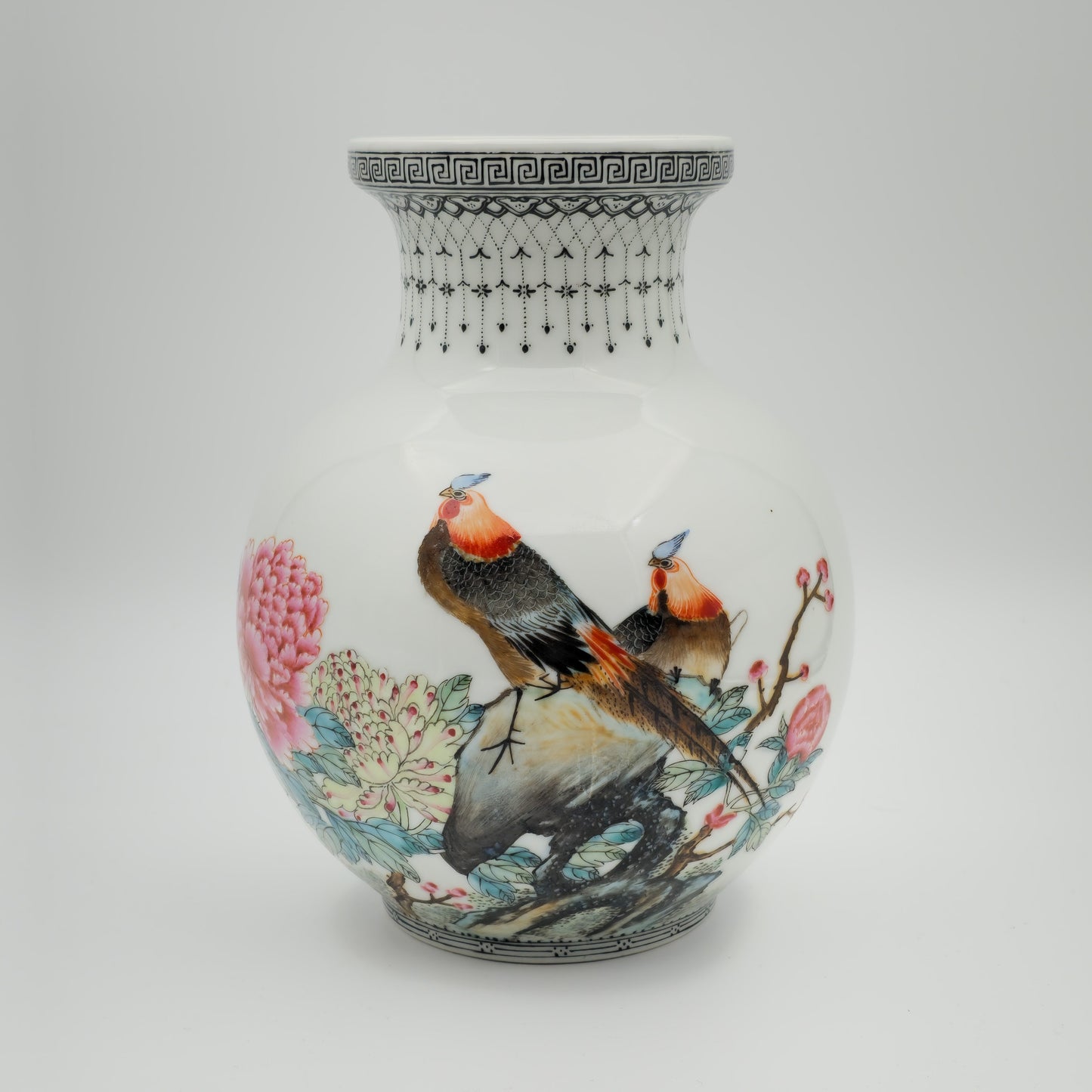 A CHINESE FAMILLE ROSE PHEASANT PAIR VASE | PRC PERIOD, MID 20TH CENTURY