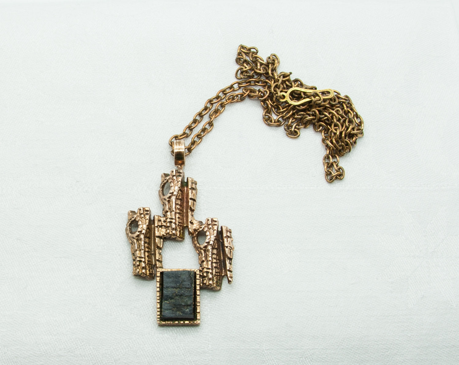 REINO SAASTAMOINEN Brutalist Bronze Unpolished Onyx Pendant Necklace Mollaris.com 