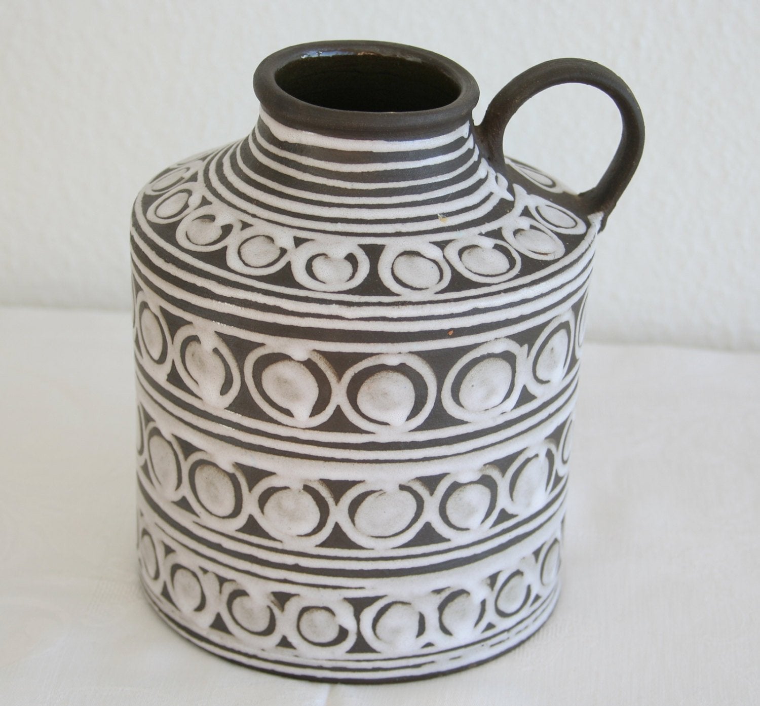 ABBEDNÆS White Patterned Glazed Stoneware Jug Vase Mollaris.com 