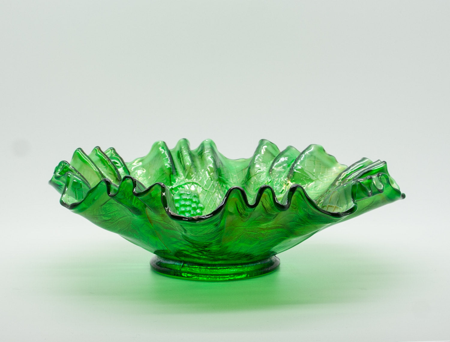 Fenton 2024 emerald green carnival rolled edge ribbed Sheffield bowl