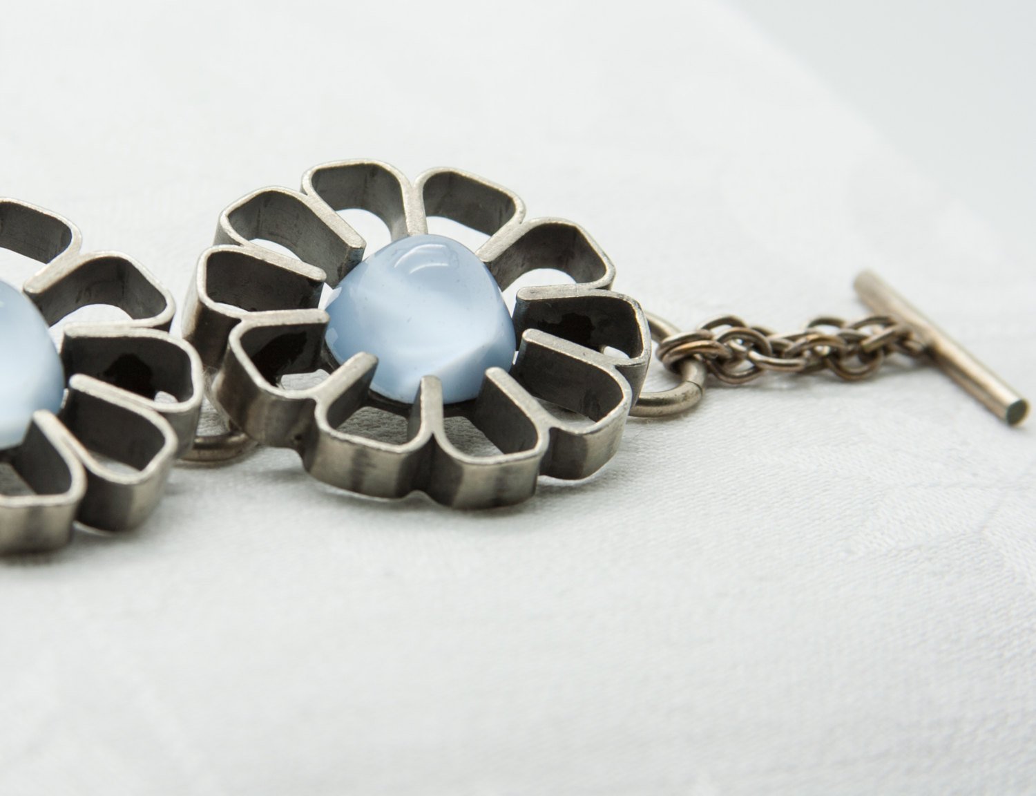 KEA Modernist Abstract Flower Cabochon Pewter Bracelet Mollaris.com 