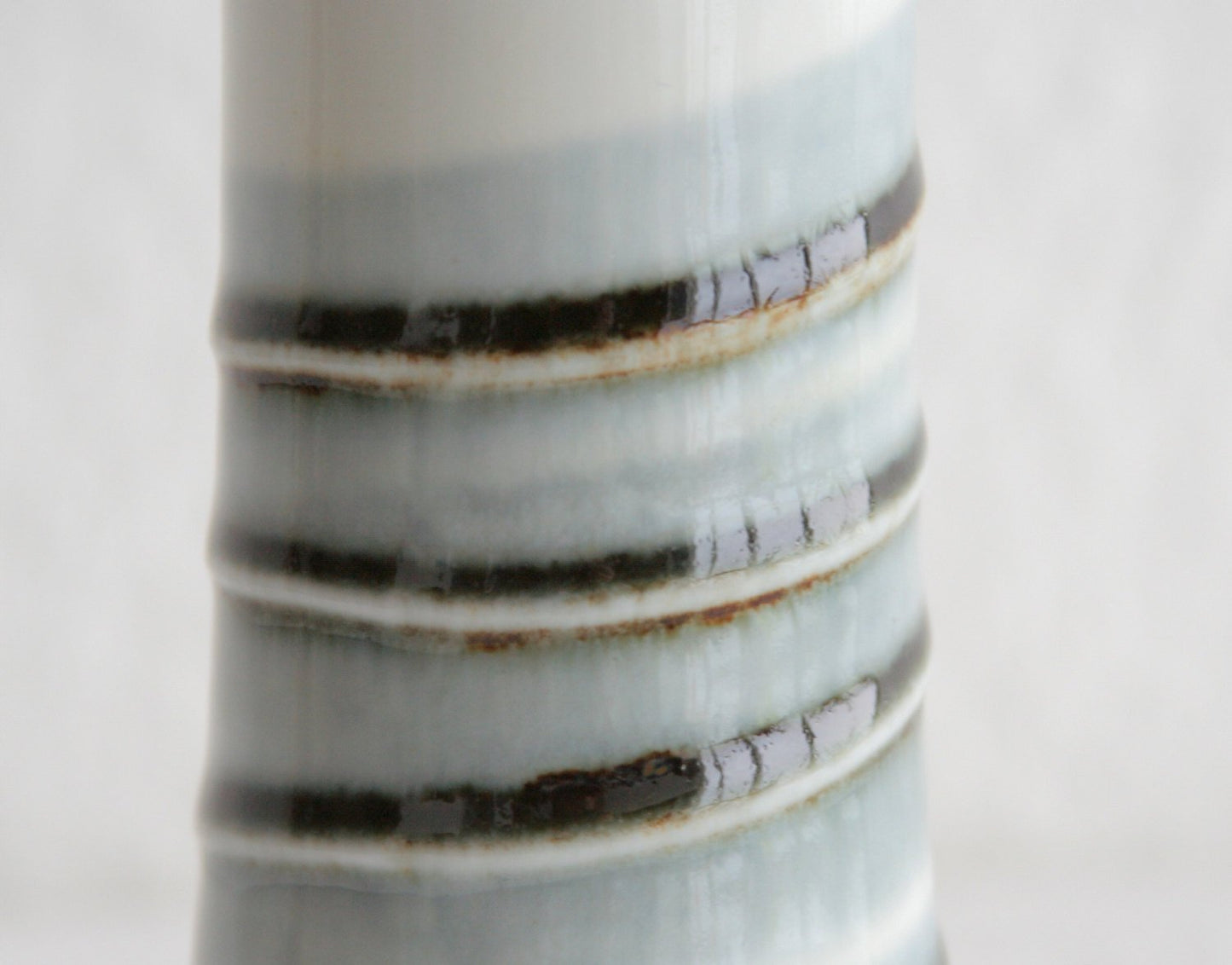 Rörstrand OLLE ALBERIUS White and Spiral Decorated Spiro Stoneware Vase Mollaris.com 